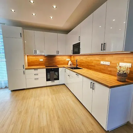 1 Bosakova 21 3 Room Large Apartment 布拉迪斯拉发